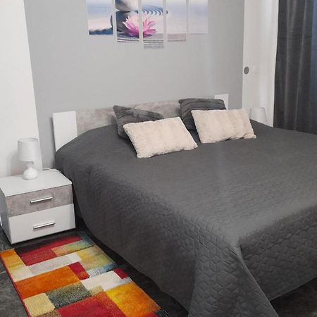 Apartmani Delas 2 Pjescana Uvala Εξωτερικό φωτογραφία