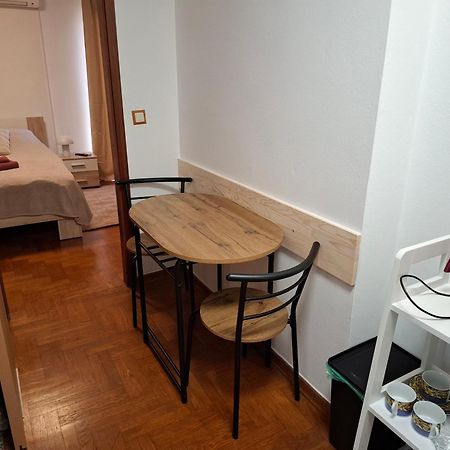 Apartmani Delas 2 Pjescana Uvala Εξωτερικό φωτογραφία