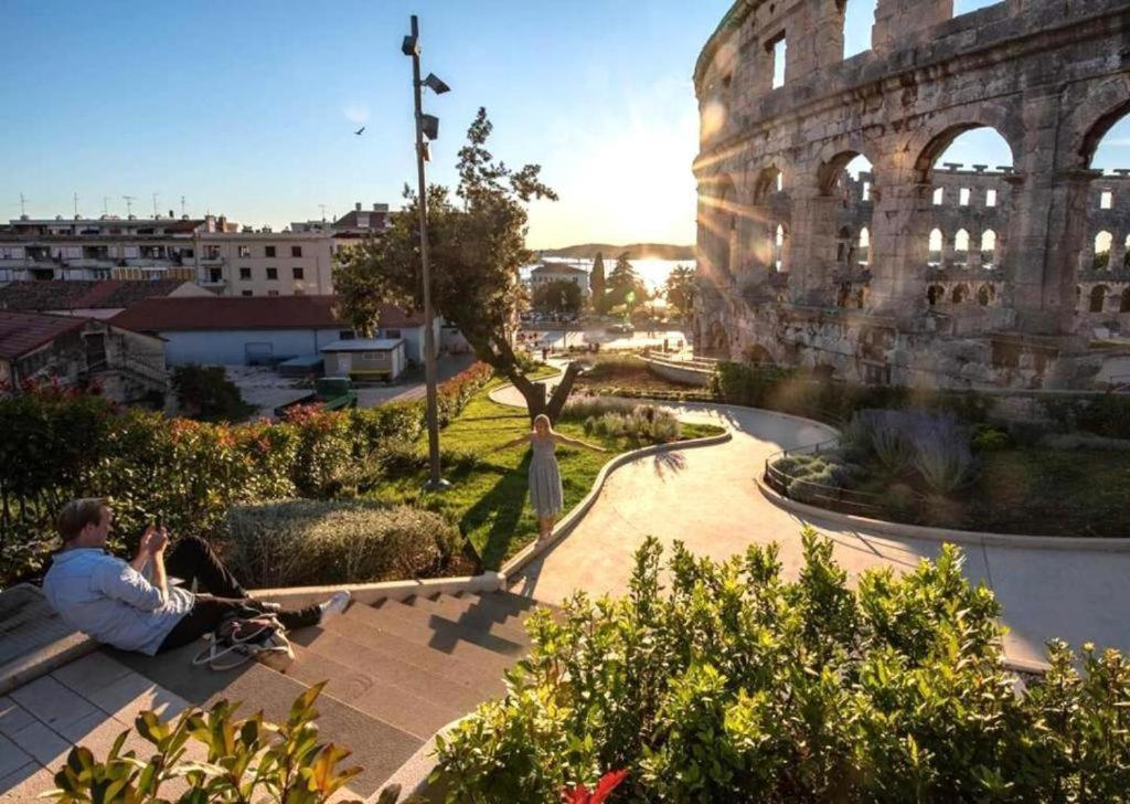 Apartmani Delas 2 Pjescana Uvala Εξωτερικό φωτογραφία