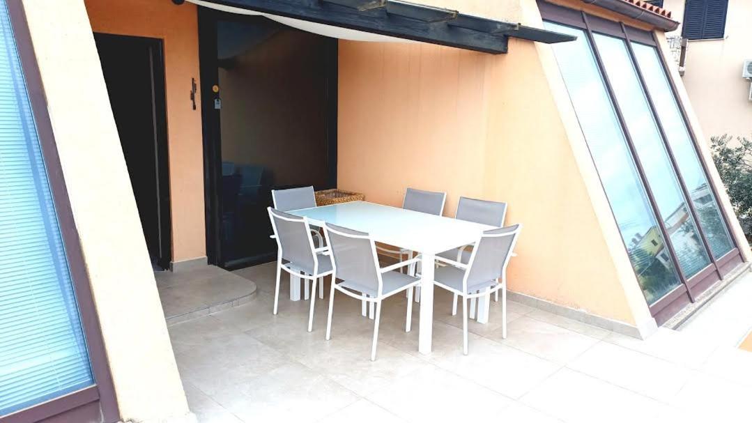 Apartmani Delas 2 Pjescana Uvala Εξωτερικό φωτογραφία