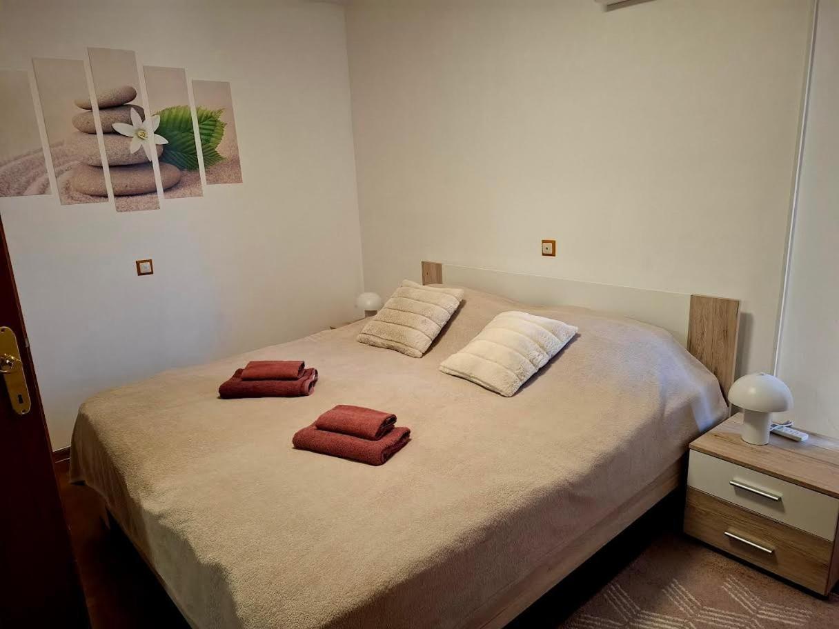 Apartmani Delas 2 Pjescana Uvala Εξωτερικό φωτογραφία