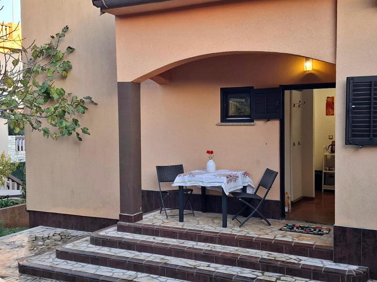 Apartmani Delas 2 Pjescana Uvala Εξωτερικό φωτογραφία