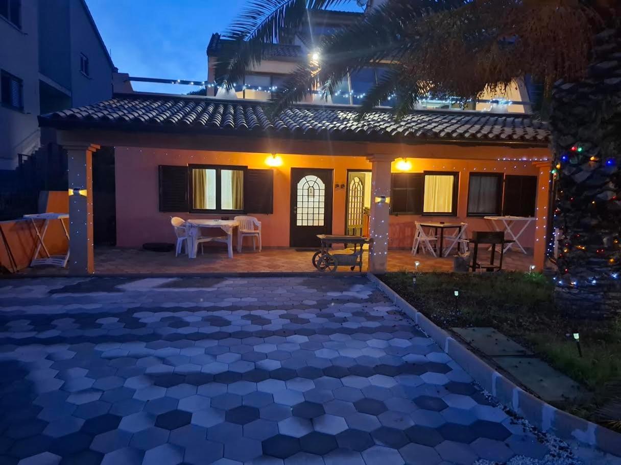 Apartmani Delas 2 Pjescana Uvala Εξωτερικό φωτογραφία